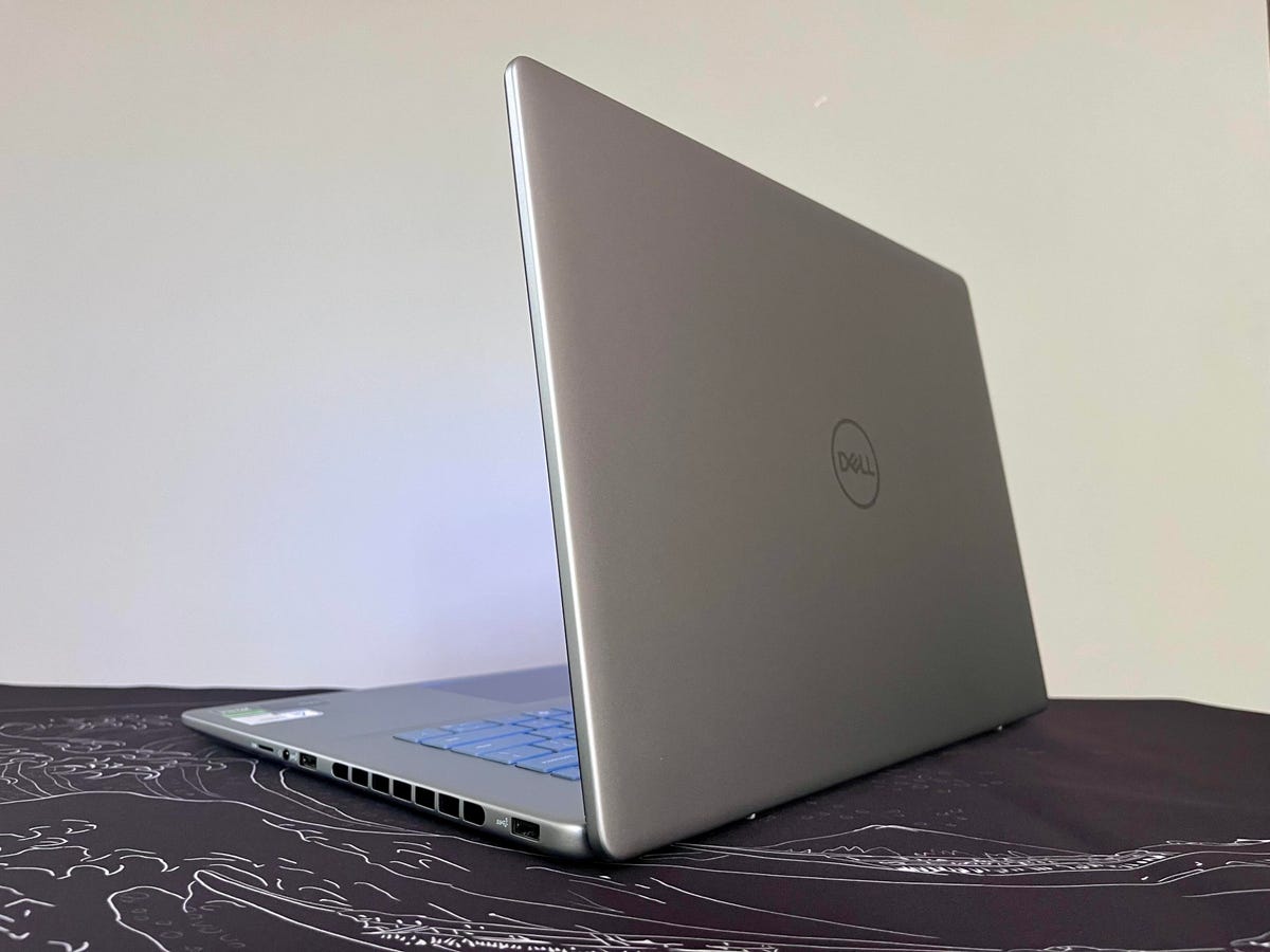Dell Inspiron 16 Plus 7640 cover and right side openings